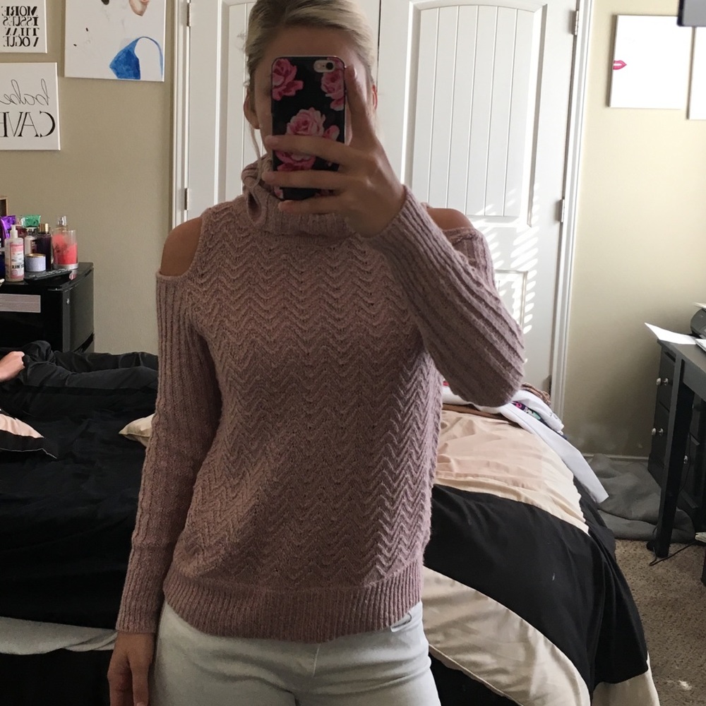 Light pink turtle neck sweater